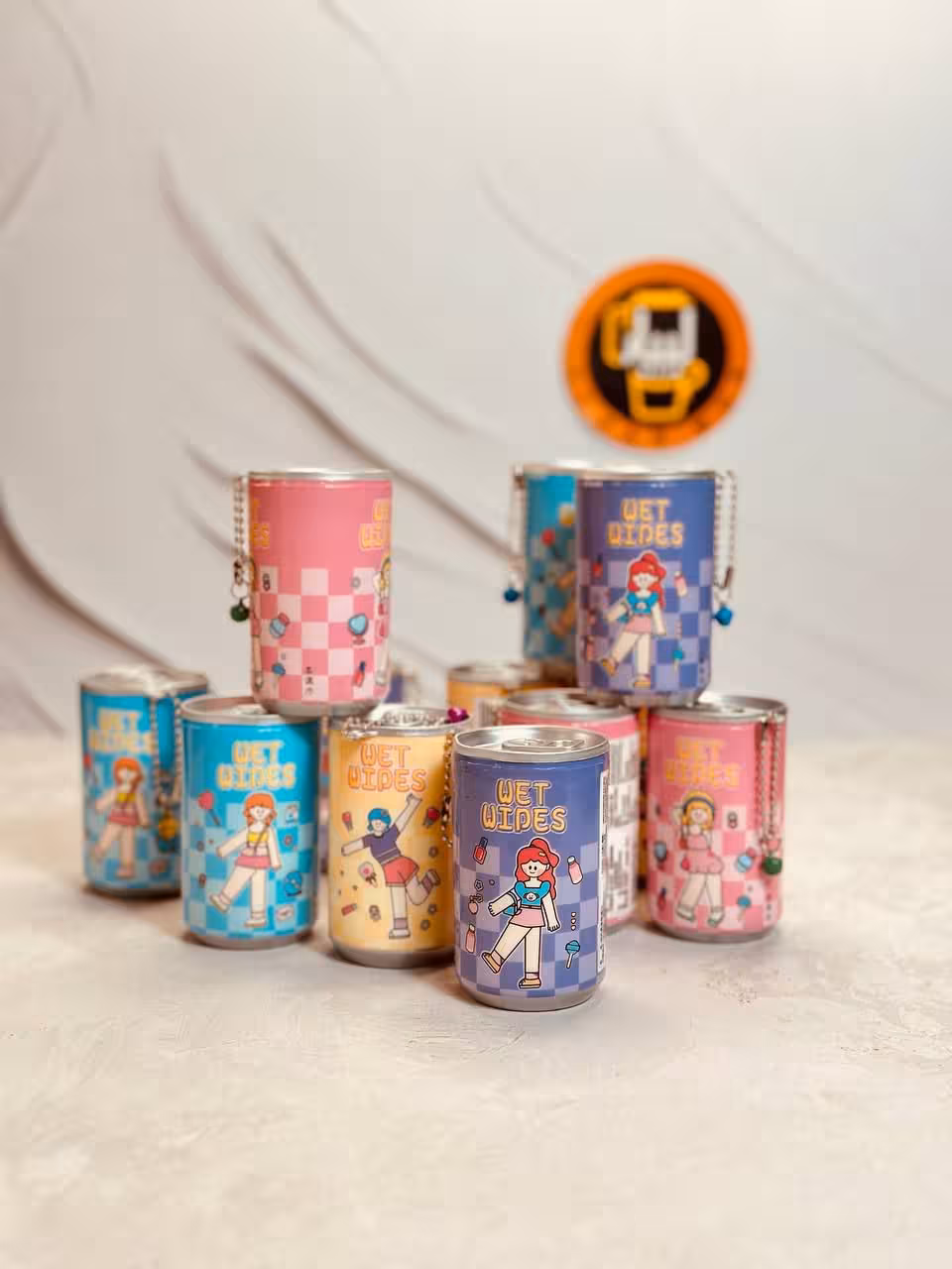 دستمال مرطوب قوطی فانتزی طرح دختر بازیگوش کد 1548