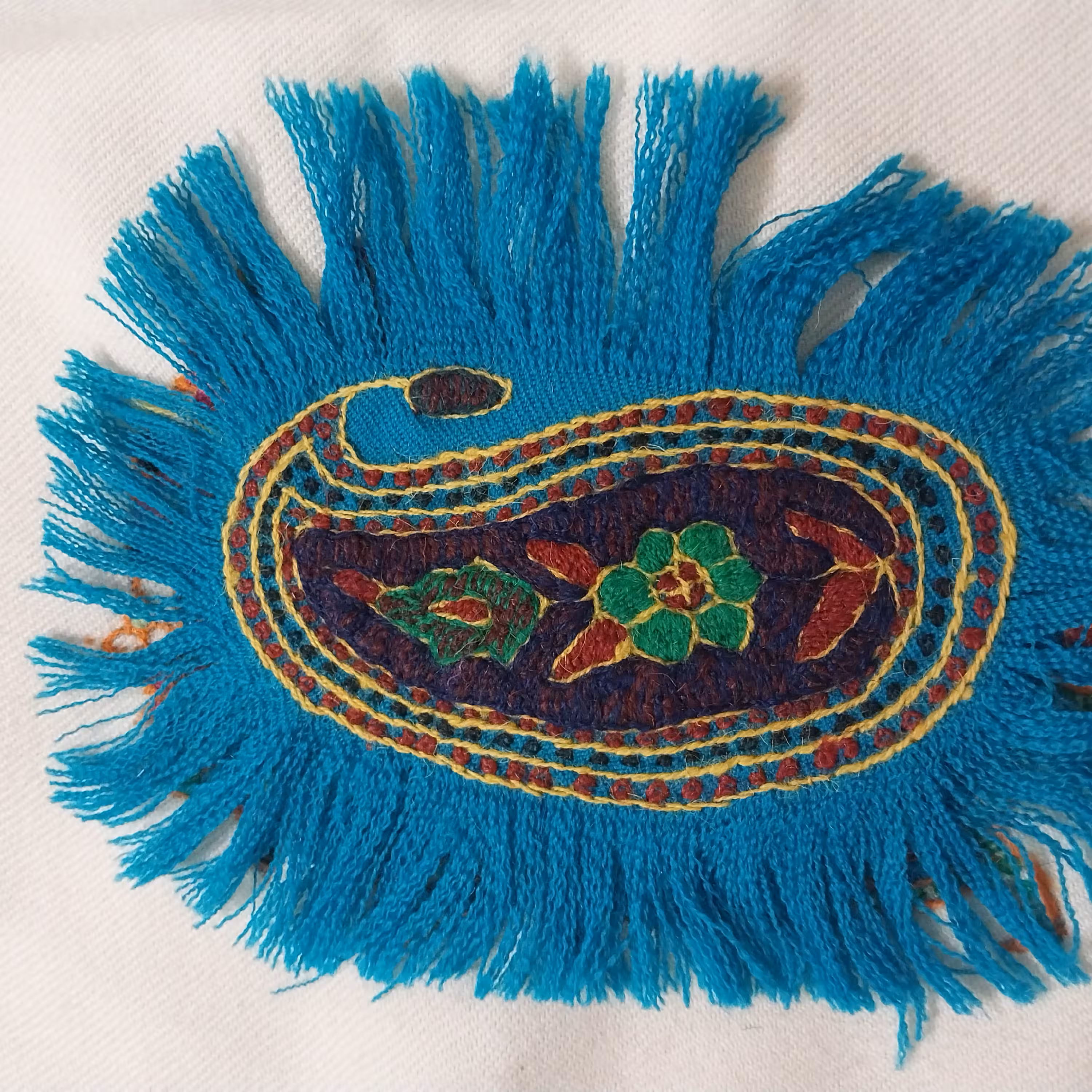 تعدادی زر لیوانی وزیر بشقابی موجوداست دررنگهای متفاوت 