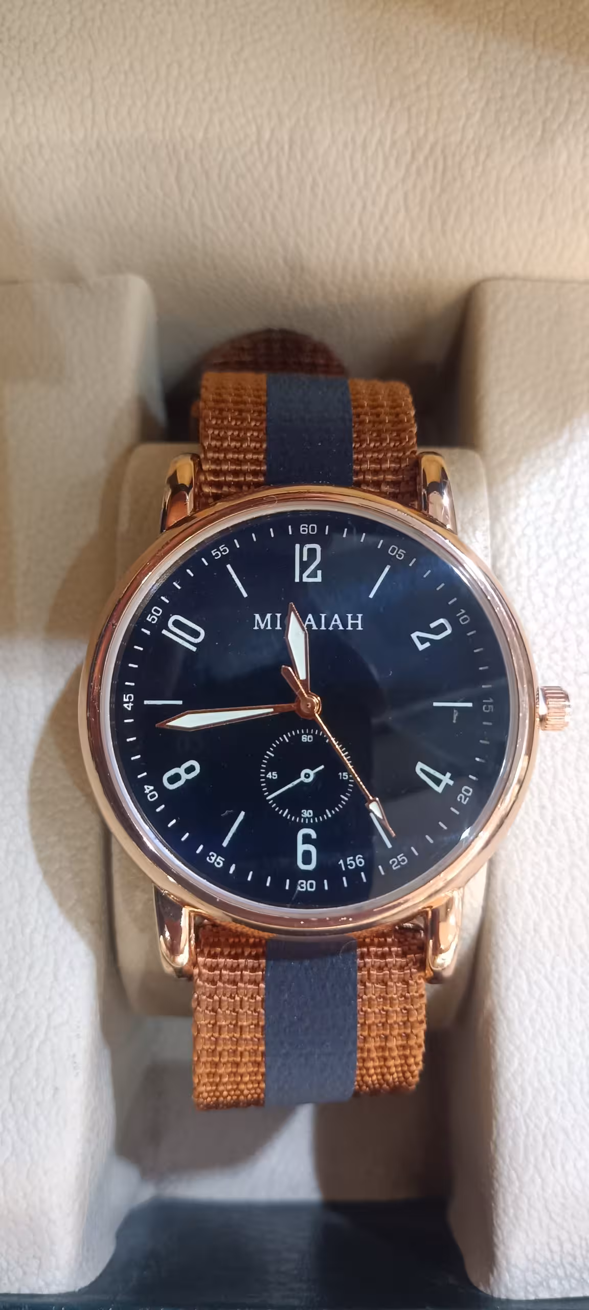 ساعت بندی برزنت قهوه‌ای صفحه مشکی