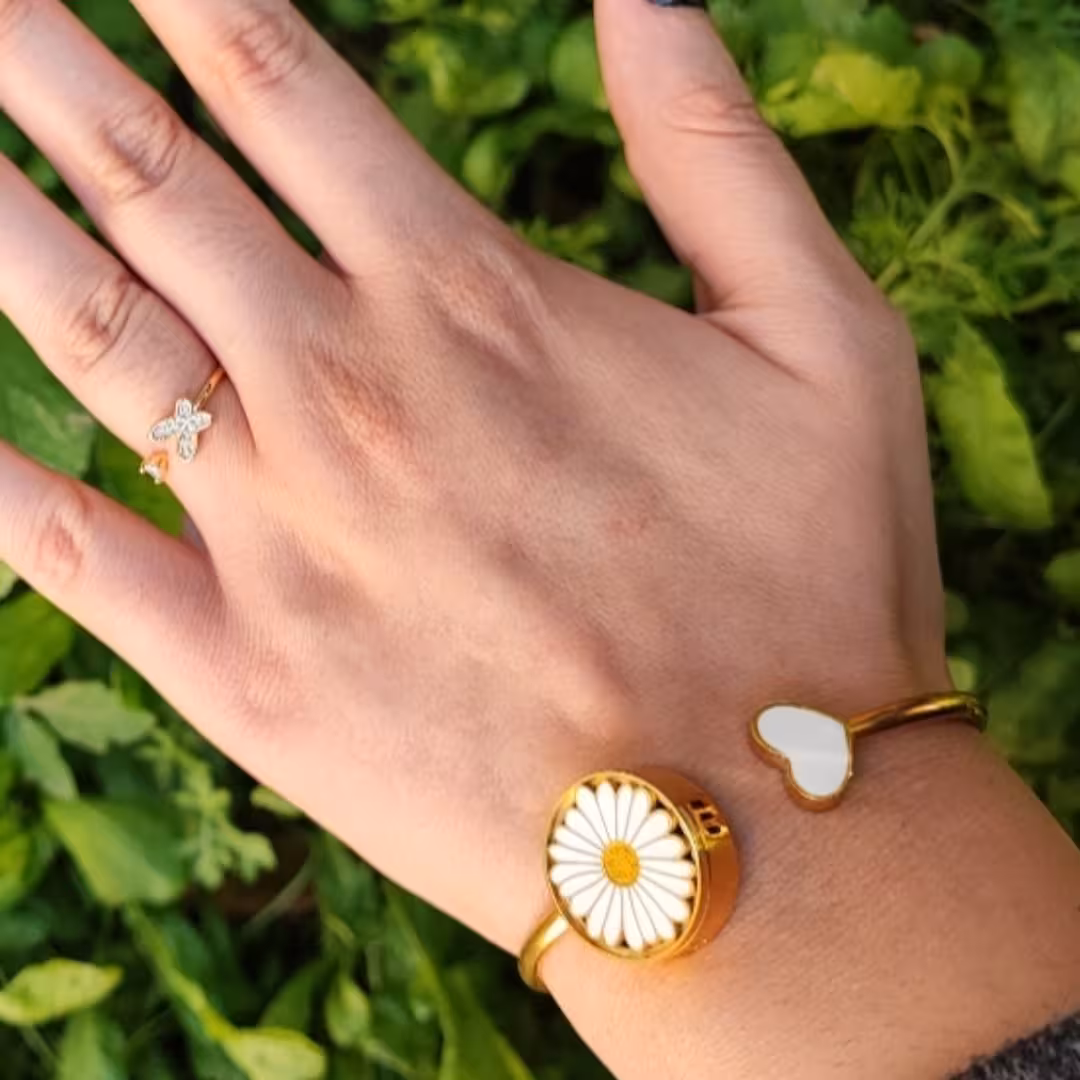 دستبند طرح بابونه استیل