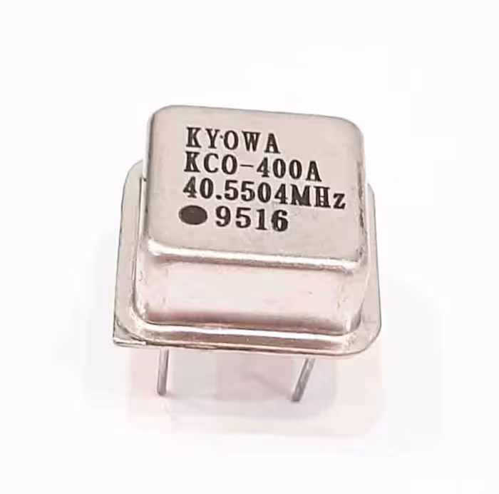 کریستال اسیلاتور  40.5504MHZ پایه دار مربعی، بسته بندی DIP8