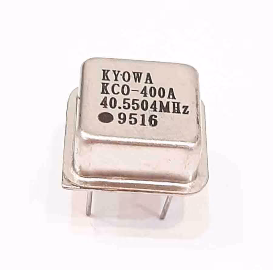کریستال اسیلاتور  40.5504MHZ پایه دار مربعی، بسته بندی DIP8