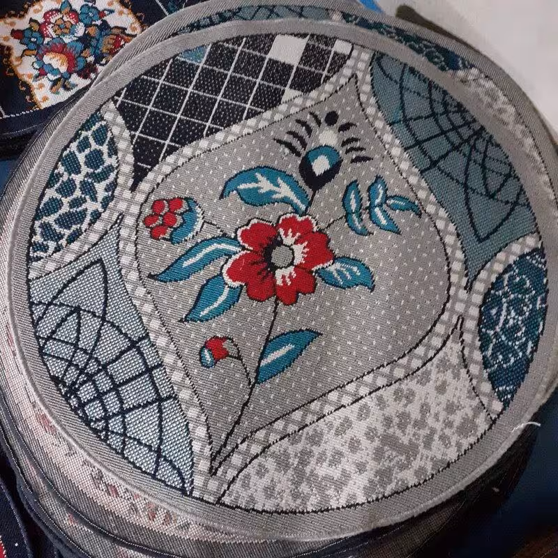 گلیم گردماشینی کاشان طرح نسترن(1،5در1،5)(هزینه ارسال باخریداروپس کرایه میباشد)