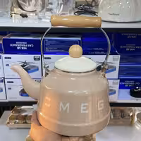 کتری لعابی 2.5 لیتری طرح اسمگ SMEG رنگ کرم (Brown)