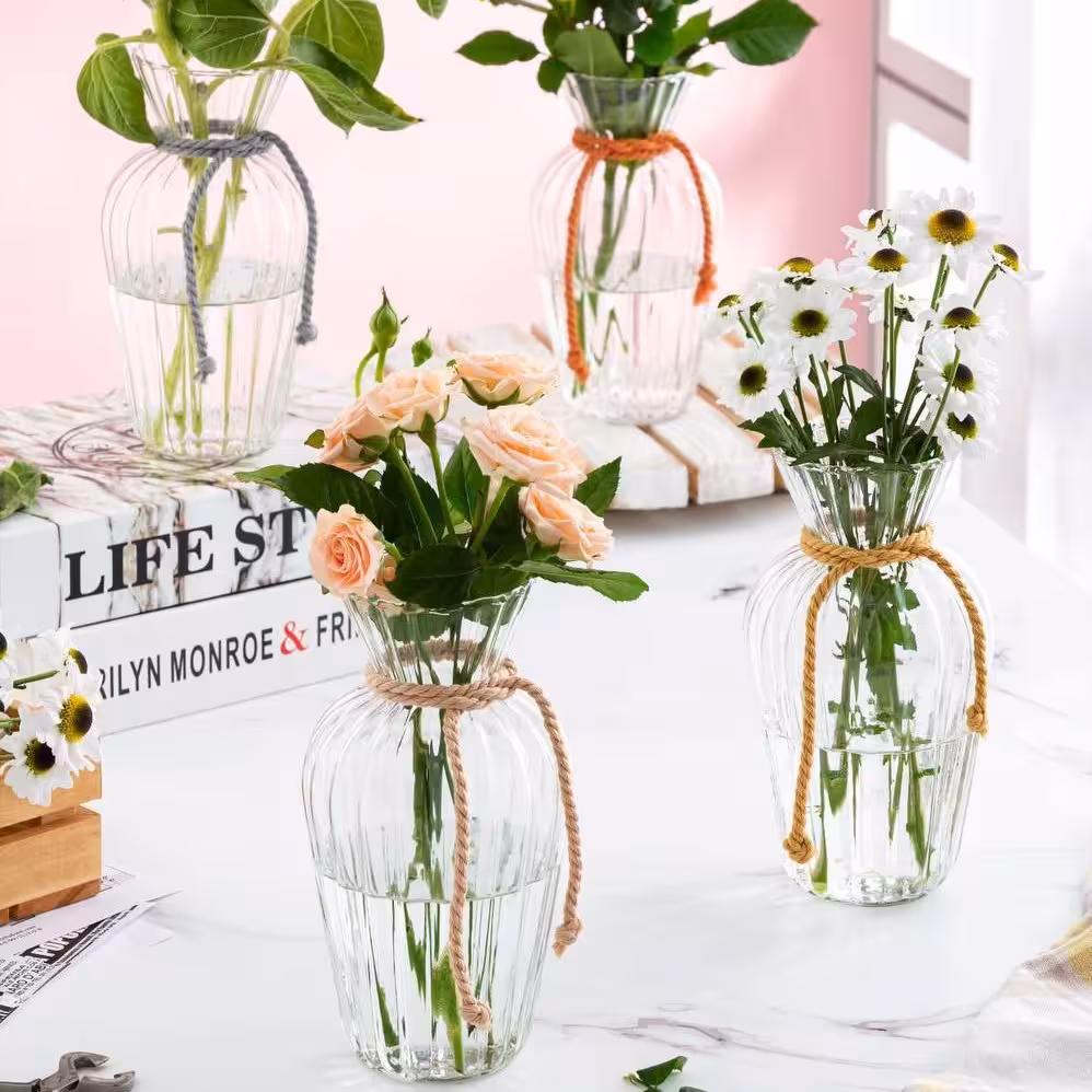 گلدان شیشه ای شیار دار بند کنف دار 