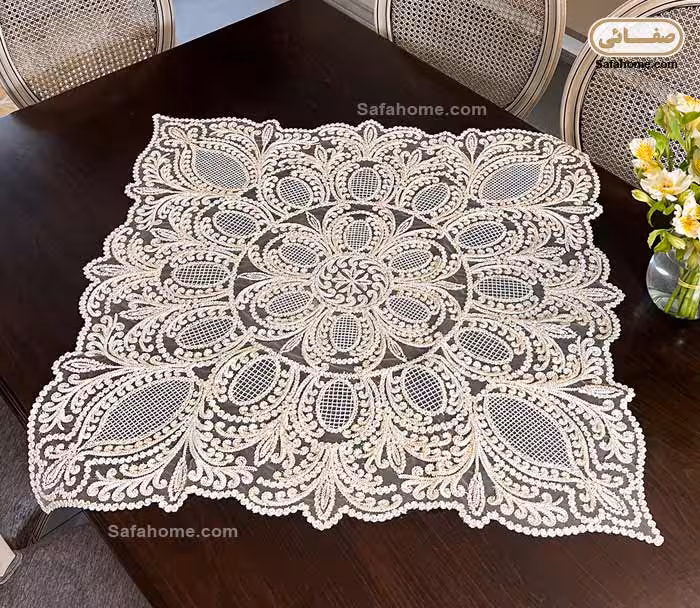 رومیزی مربع قیطان دوزی مدل صدف شیری