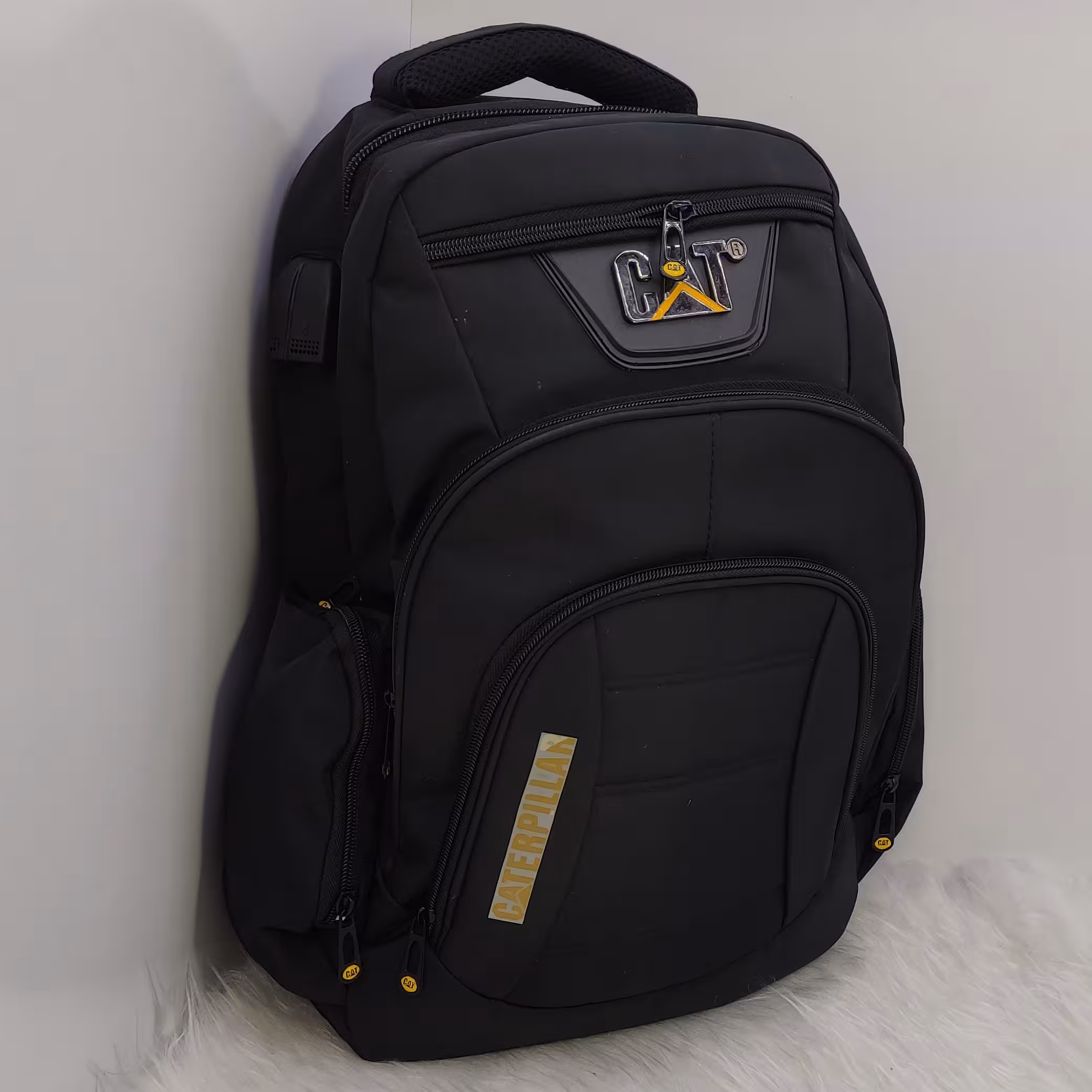 کوله پشتی اسپورت CAT مناسب برای فضای دانشگاه. مدرسه و روزمره ارسال رایگان 