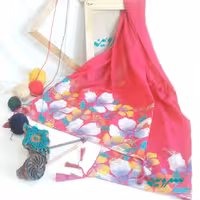 شال نخی گل ومرغ سرخابی برند سروین چاپ دستی