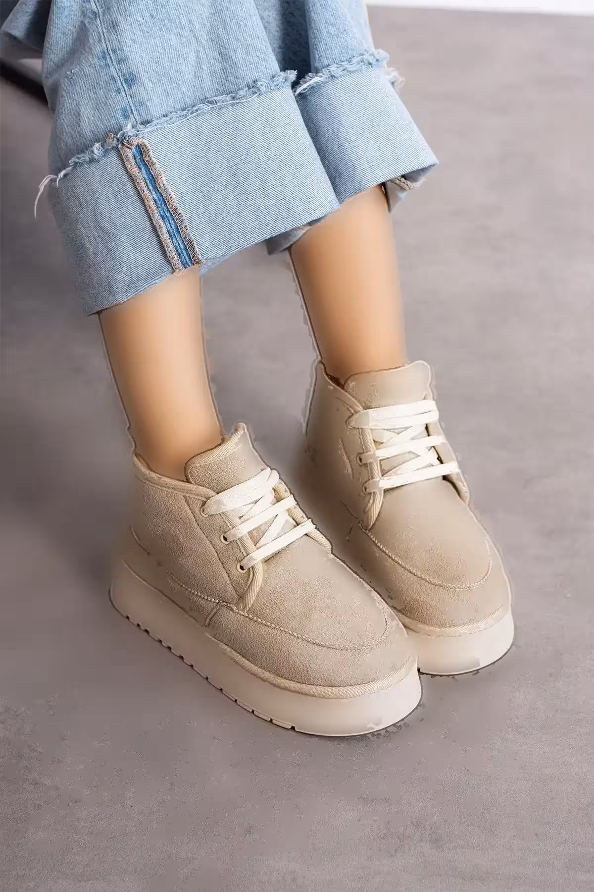 چکمه و چکمه میدی زنانه با اندود خز جیر بژ با کف ضخیم نیم بند – 108