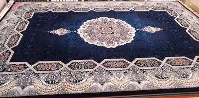 فرش ماشینی زمرد مشهد مدل تاج الماس زمینه سورمه ای