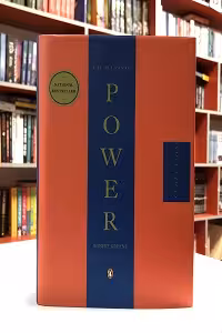 The 48 Laws of Power اثر Robert Greene