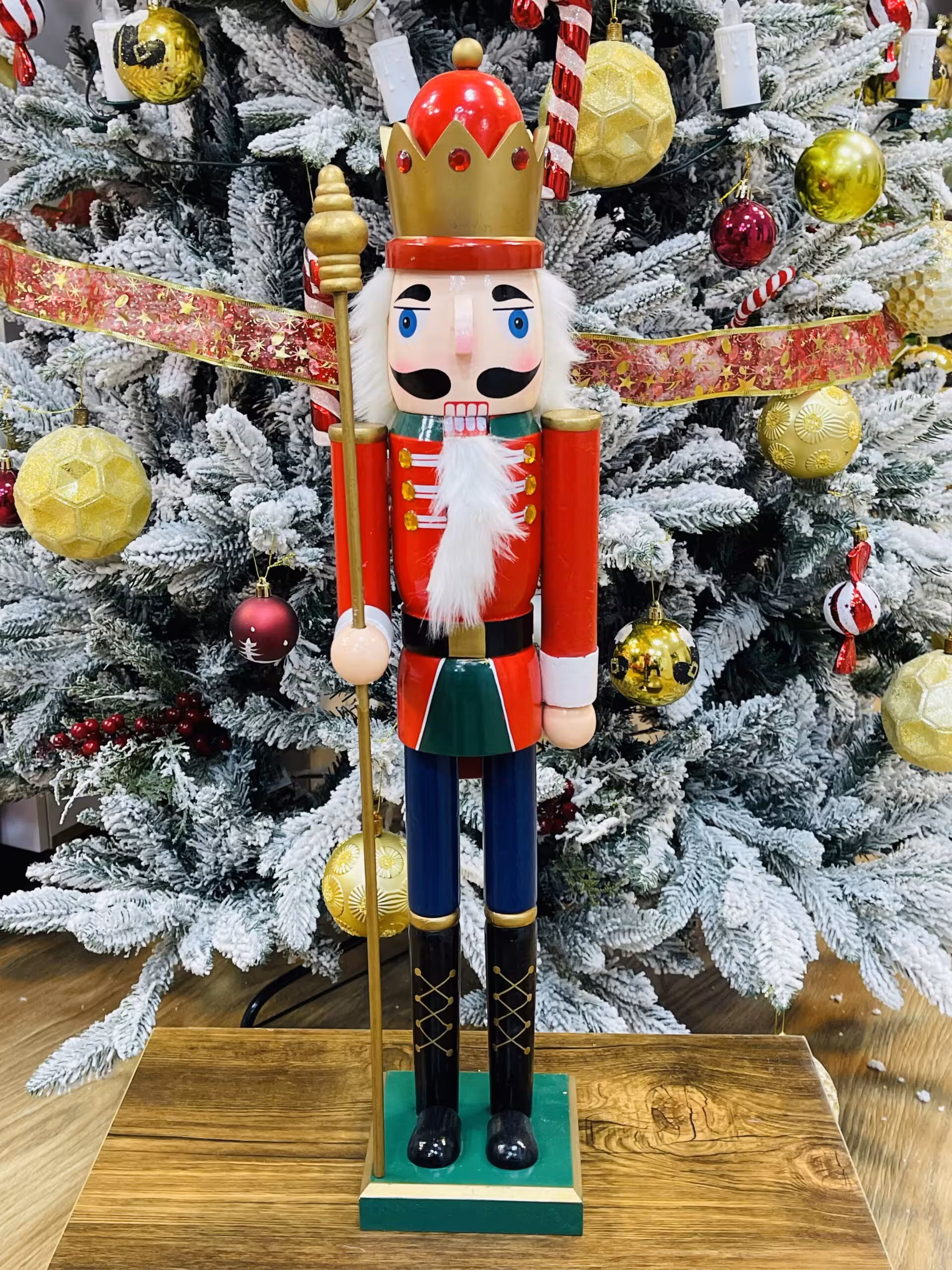 سرباز فندق شکن کریسمس 60cm تاج دار