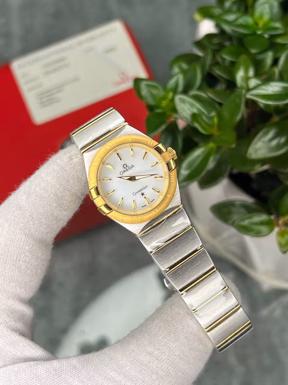 ساعت مچی زنانه امگا کانسلیشن OMEGA Canstllation نقره ای طلایی صفحه سفید اندیکس خطی