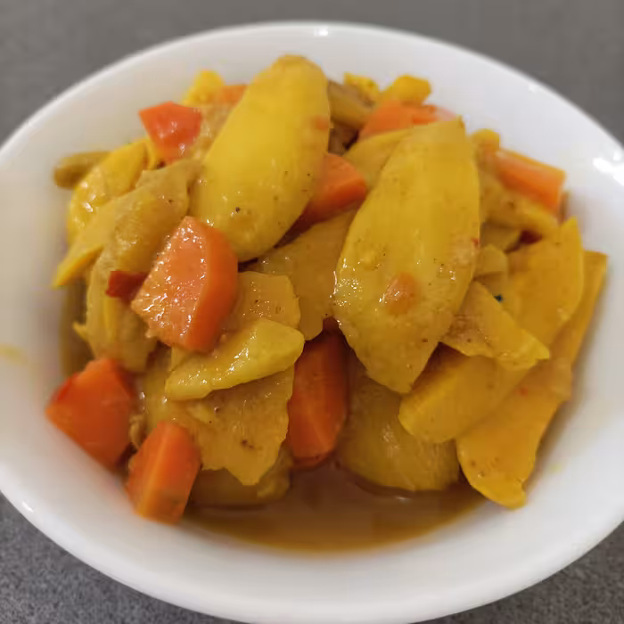 ترشی انبه تهیه شده از انبهٔ ایران وادویه خوزستان .این محصول طعم فوق العاده ای داره تندوترشو کمی شیرین.