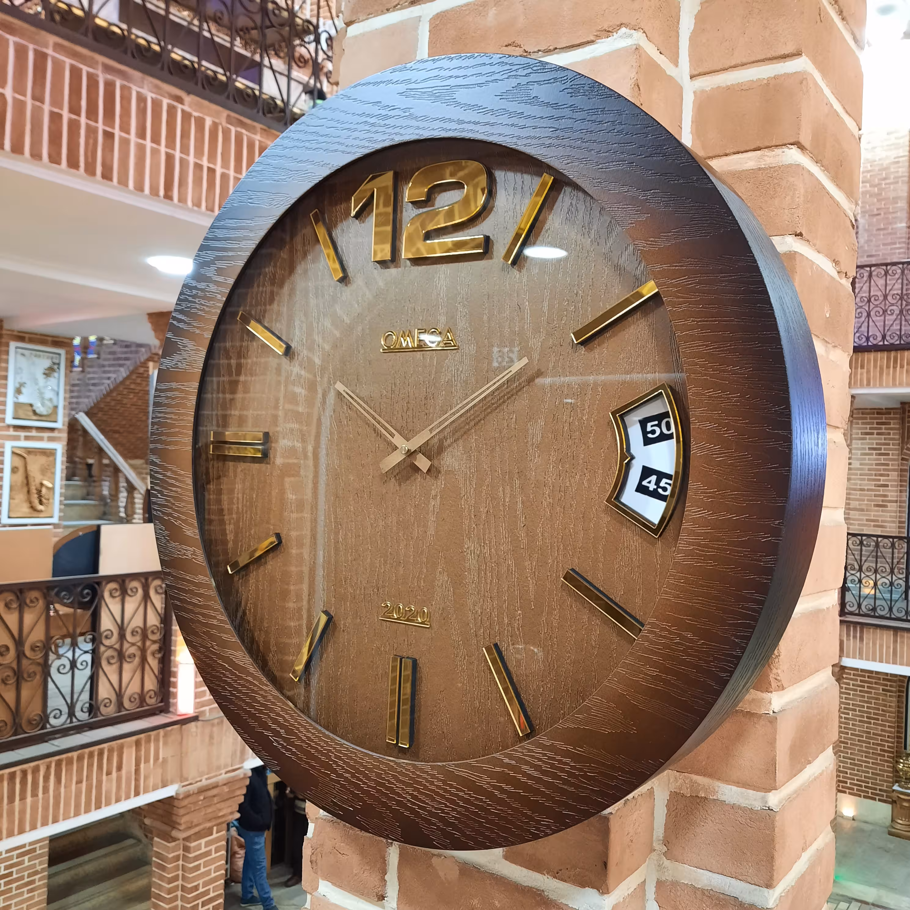 ساعت دیواری omega 2020