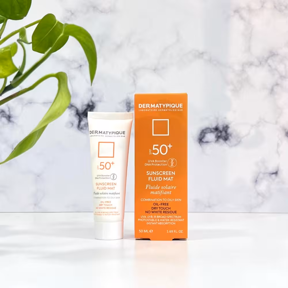 فلویید ضد آفتاب بی رنگ پوست چرب SPF 50 درماتیپیک |50میلی‌لیتر