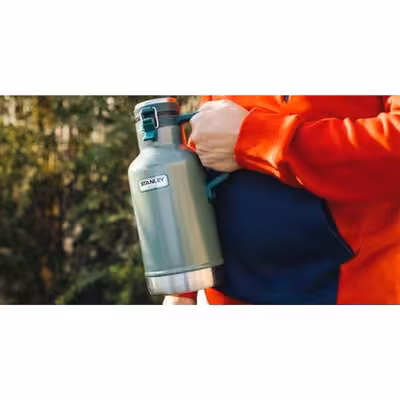 فلاسک استنلی مدل CLASSIC EASY-POUR GROWLER کد F 2021 گنجایش 2 لیتر