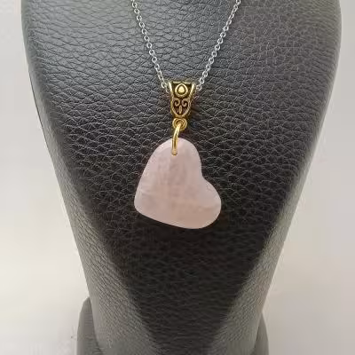 گردنبند قلبی رز کوارتز کد استقلال46