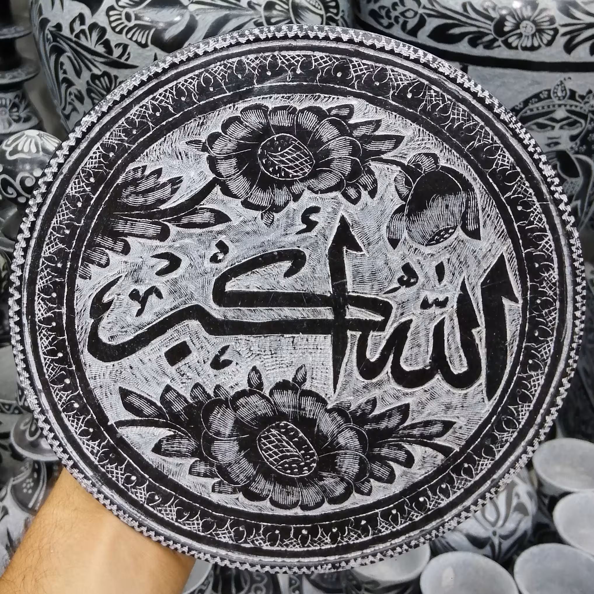 دیوار کوب سنگی و تابلو سنگی قلم خورده الله اکبر سوغات اصیل مشهد مقدس