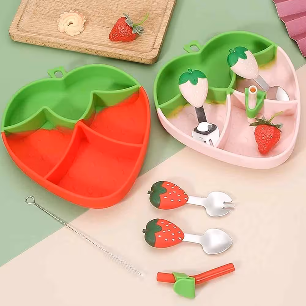 ست ظرف غذا سیلیکونی کودک طرح توت فرنگی