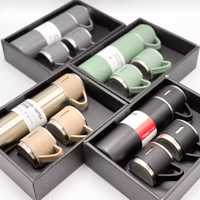 فلاسک لیوان دار با دوتا لیوان میهمان