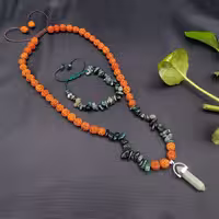 ست دستبند گردنبند چیپسی وروراکشا وسنگ عقیق وآویز کد49