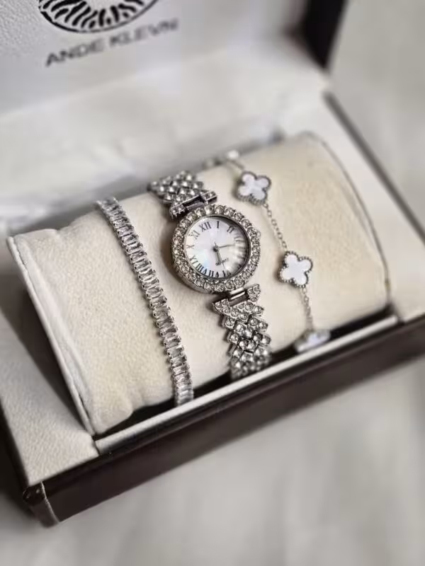 ست زنانه و دخترانه ساعت مچی عقربه ای نگینی به همراه دو عدد دستبند نگین تنیسی و ونکلیف