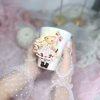ماگ با طرح عروسکی برجسته