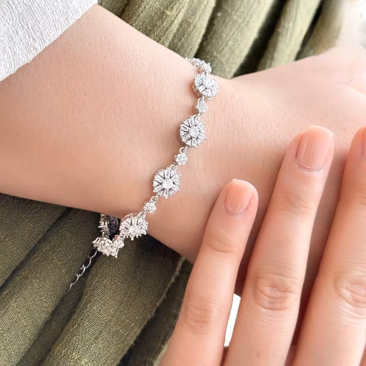 دستبند زنانه جواهری نقره زنانه کد 30504