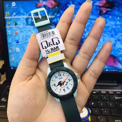 ساعت مچی عقربه ای پسرانه کیو اند کیو مدل VQ96J024Y