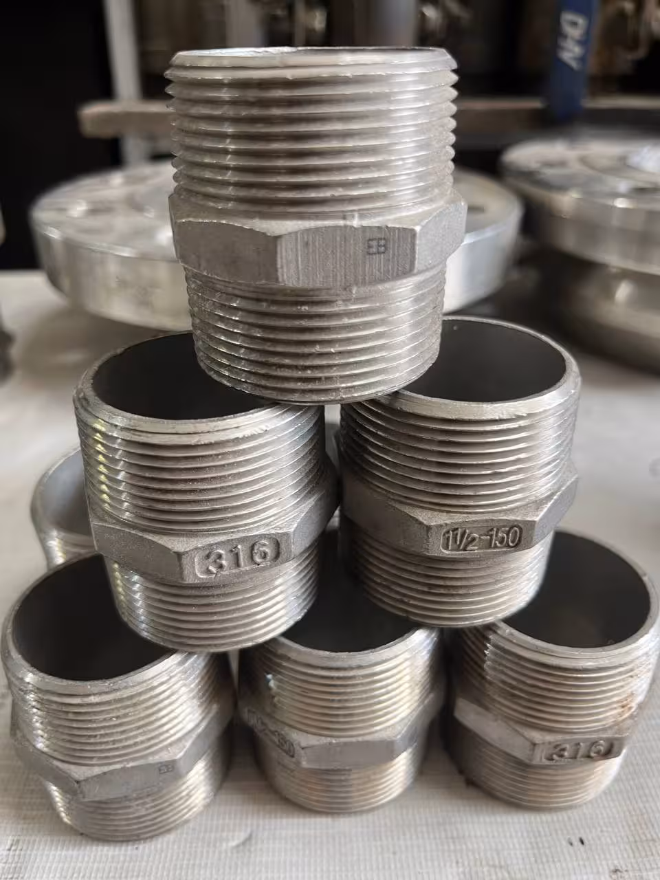 مغزی 11/2 اینچ کلاس 150 از جنس 316 دنده فابریک