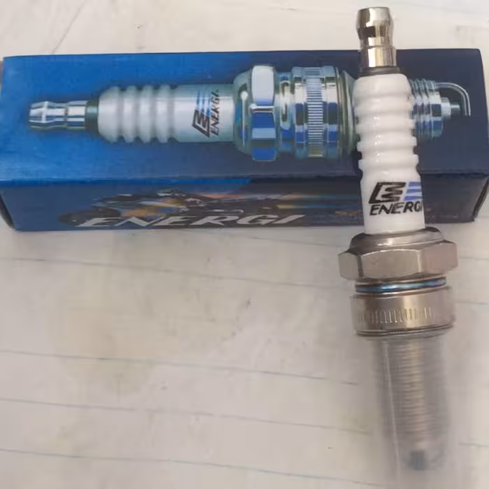 شمع انرژی 2 زمانه  برای موتور سیکلت های استارتی (پس کرایه)