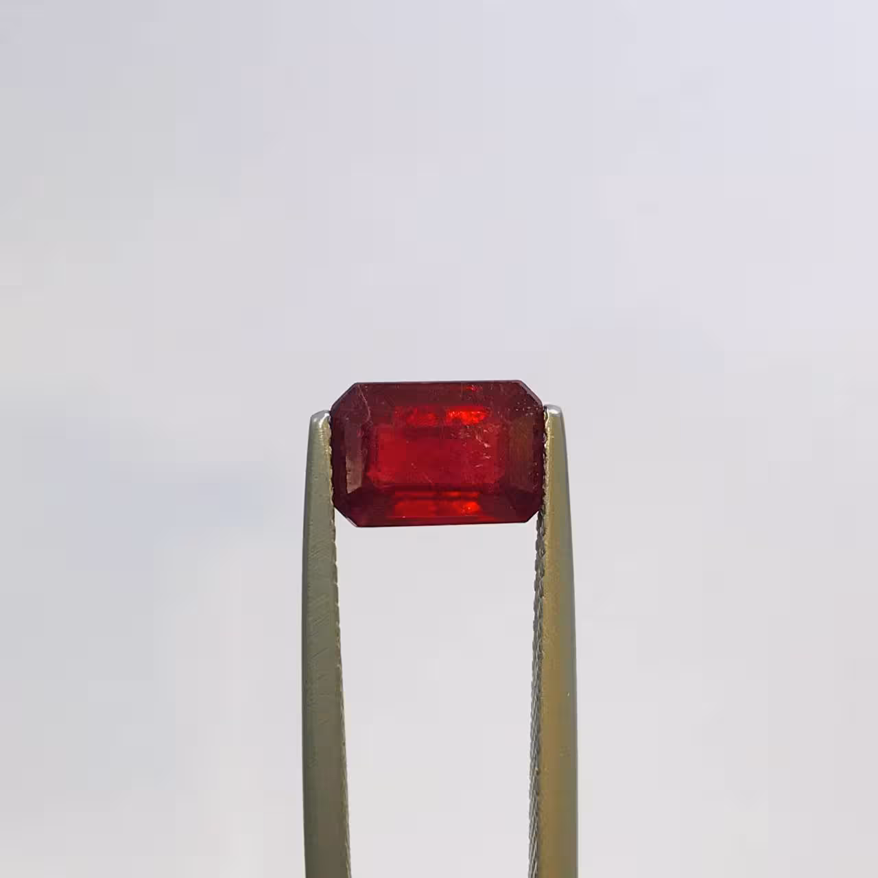 نگین یاقوت قرمز آفریقایی اصل سایز 6*9