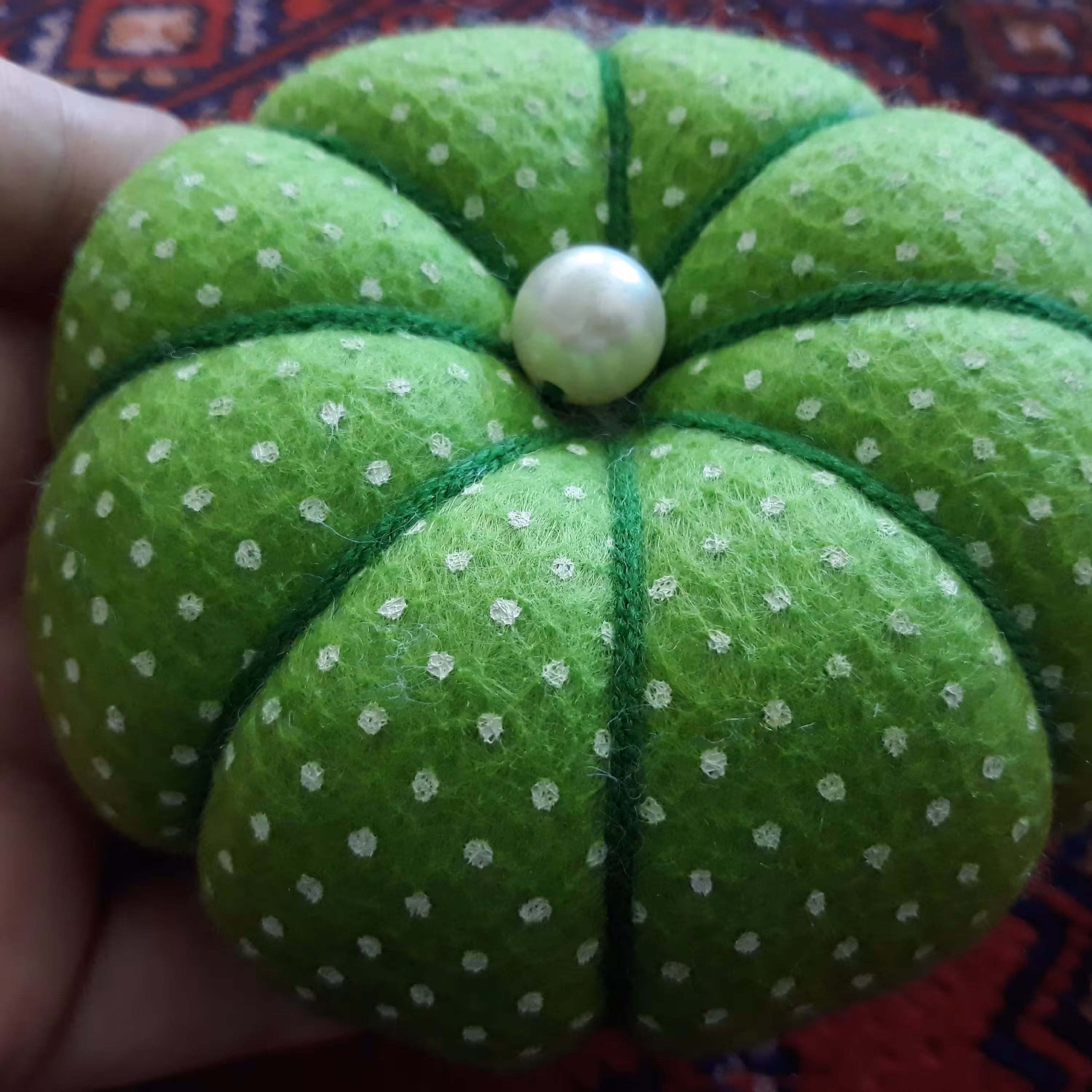 جاسوزنی دست ساز نمدی طرح گل