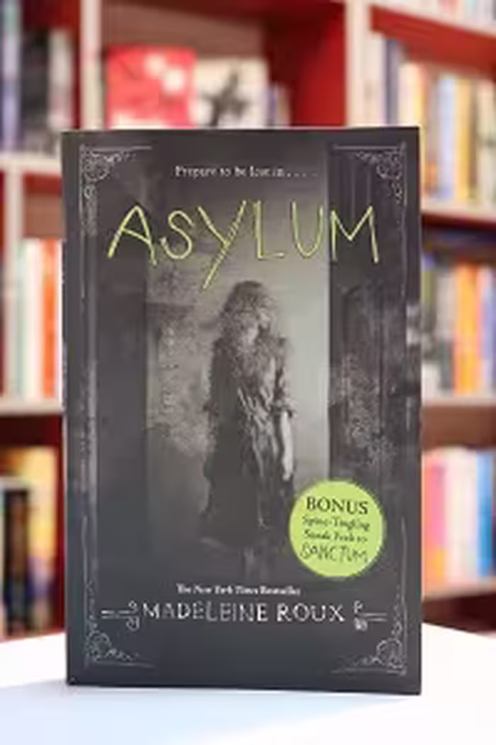 Asylum-Book1 اثر Madeleine Roux