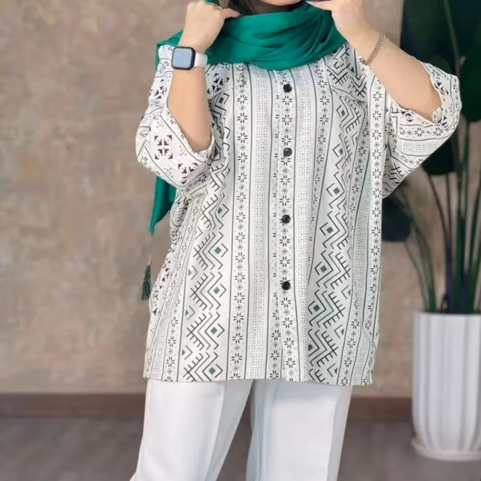 تونیک مانتویی جذاب و خاص فری سایز  با قیمت مناسب  سه رنگ موجود هست 