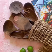 ست کفگیر ملاقه چوبی دستساز بارلی ویژه جهیزیه عروس 7 تکه چوب گردو 25 cm کدbar0029