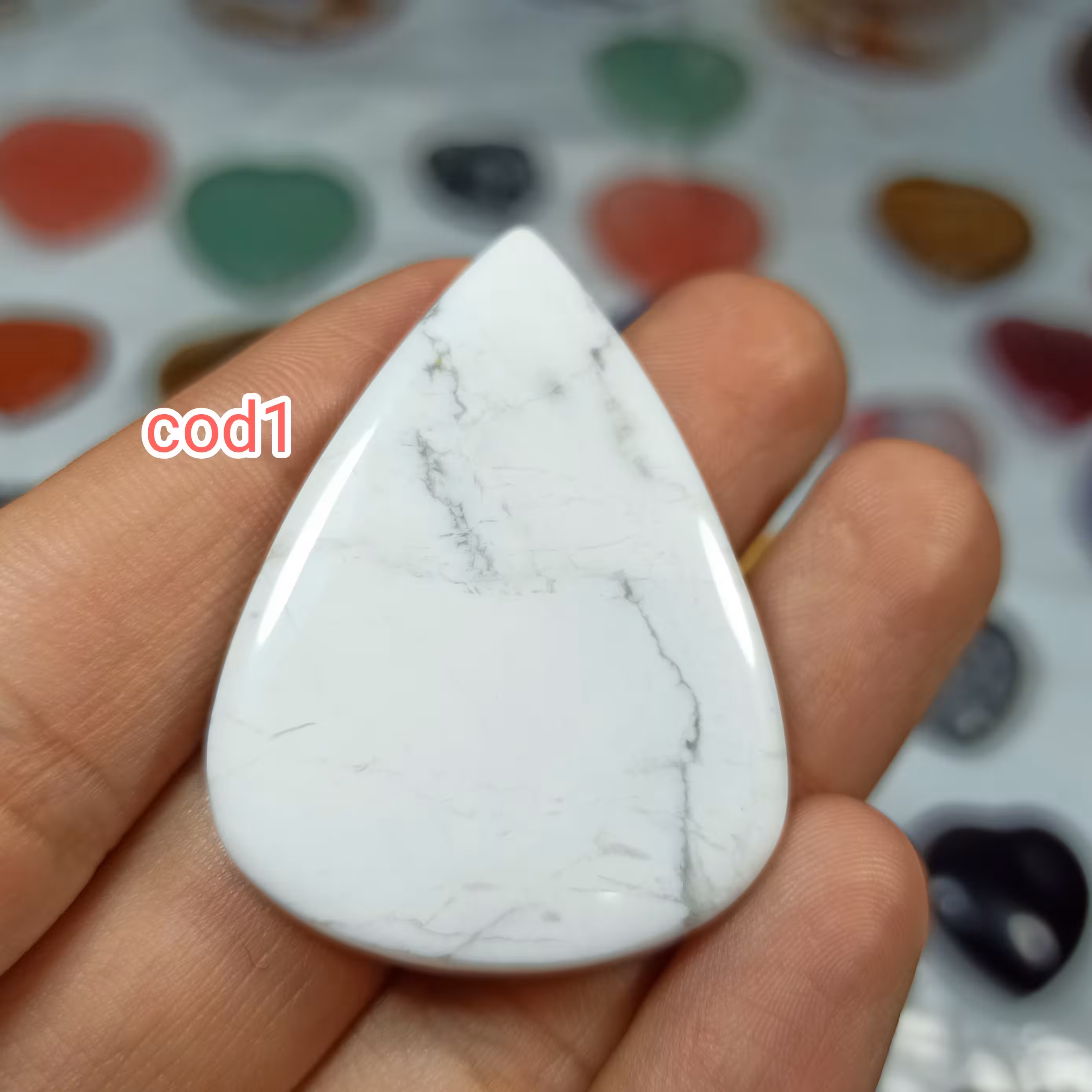 نگین هولیت معدنی خاص