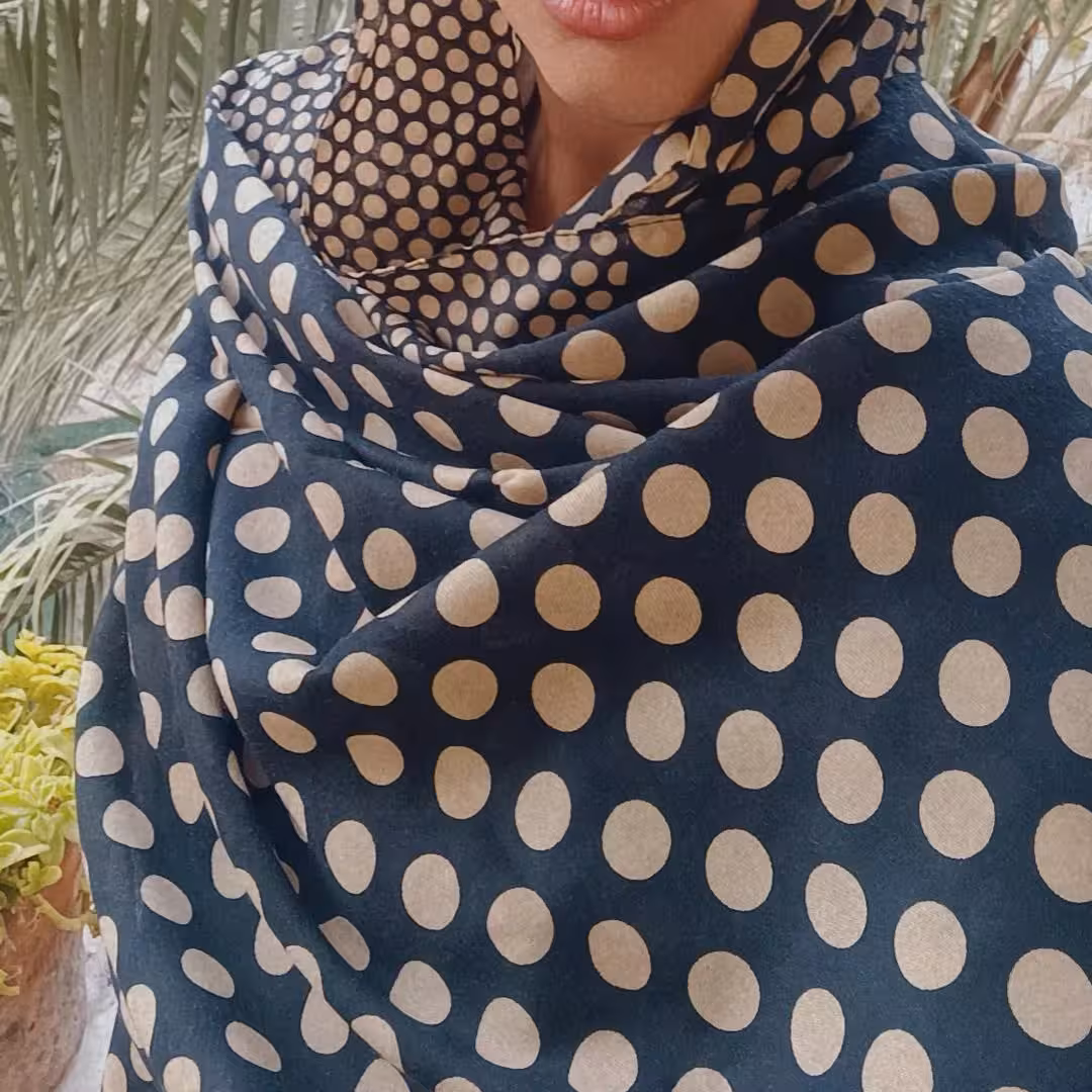 شال نخی توپی.ایستادگی خوب روی سر