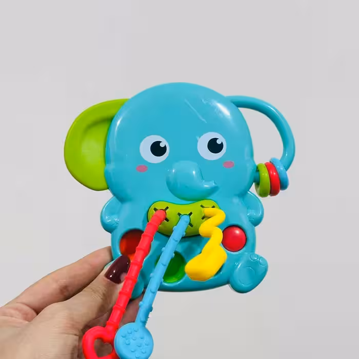 بازی دستورزی و دندونی فیل (دستورزی و لامسه) بالای 5 ماه