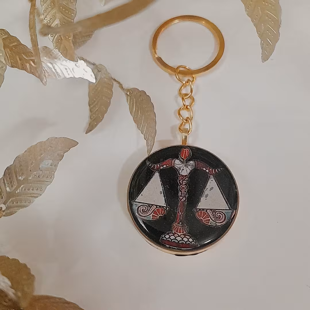 جاکلیدی سمبل ماه تولد مهر  منحصر به فرد برای  شما 