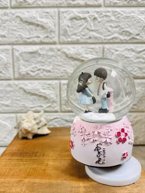 گوی موزیکال پایه دارطرح دختروپسر3