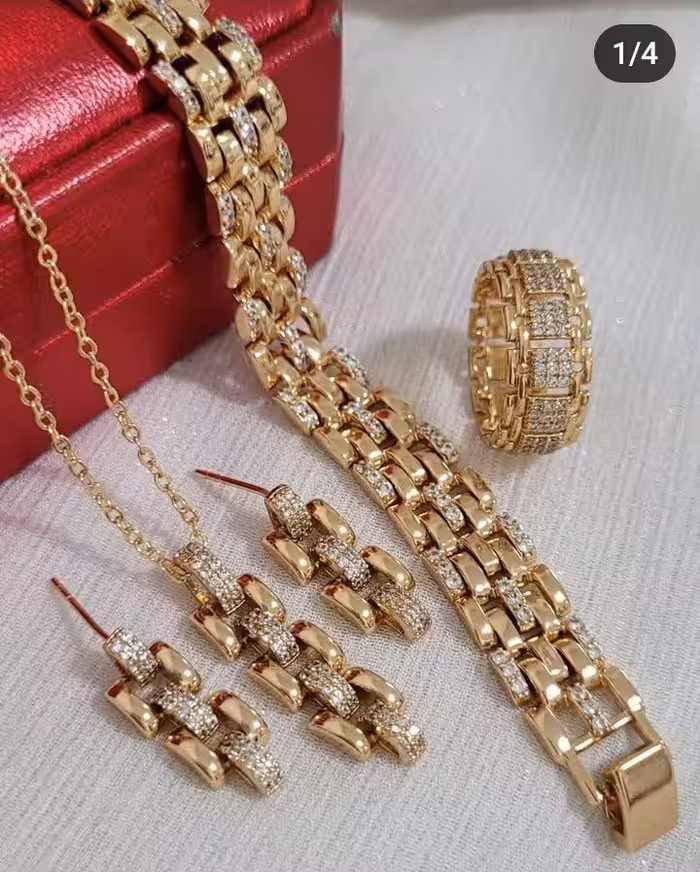 سرویس طرح طلای زنانه نیم نگین برند معروف ژوپینگ قابل سفارش جداگانه💍