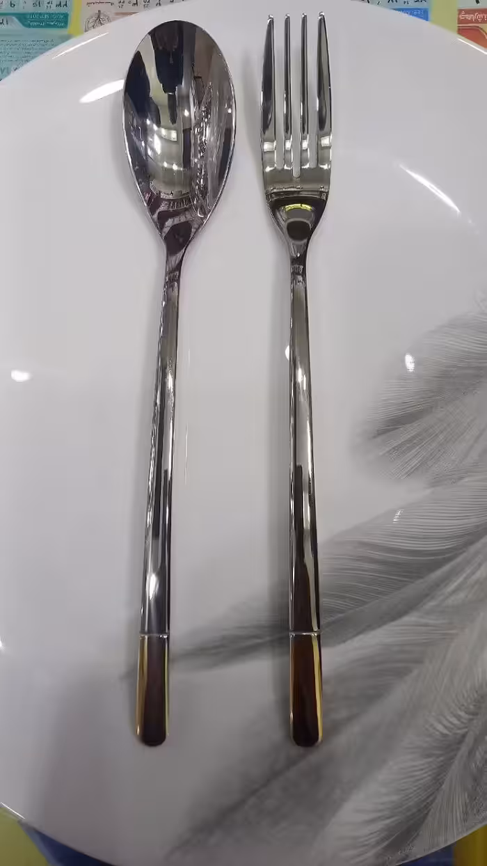 سرویس قاشق و چنگال 30 نفره سولینگن مدل نیمه طلایی دهنه اروپایی