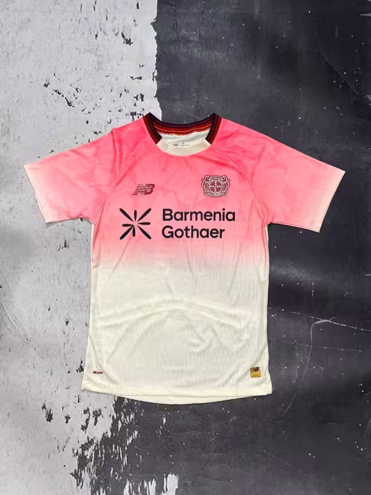 لباس دوم بایر لورکوزن 2026 (پلیری)