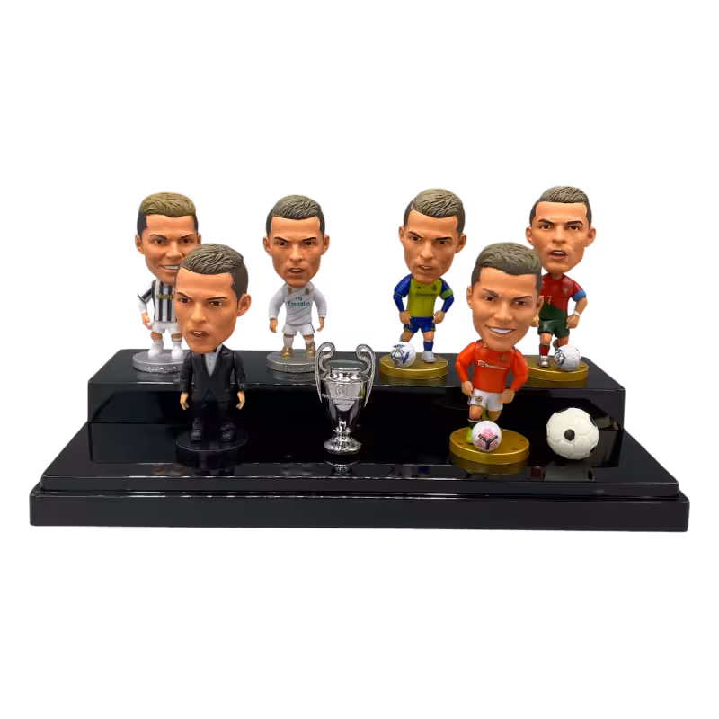 ست فیگور رونالدو | Ronaldo | مجموعه 6 عددی   کاپ، توپ و استیج نمایشی