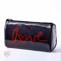 کیف لوازم آرایش طرح ویکتوریا سکرت طرح Love – متوسط