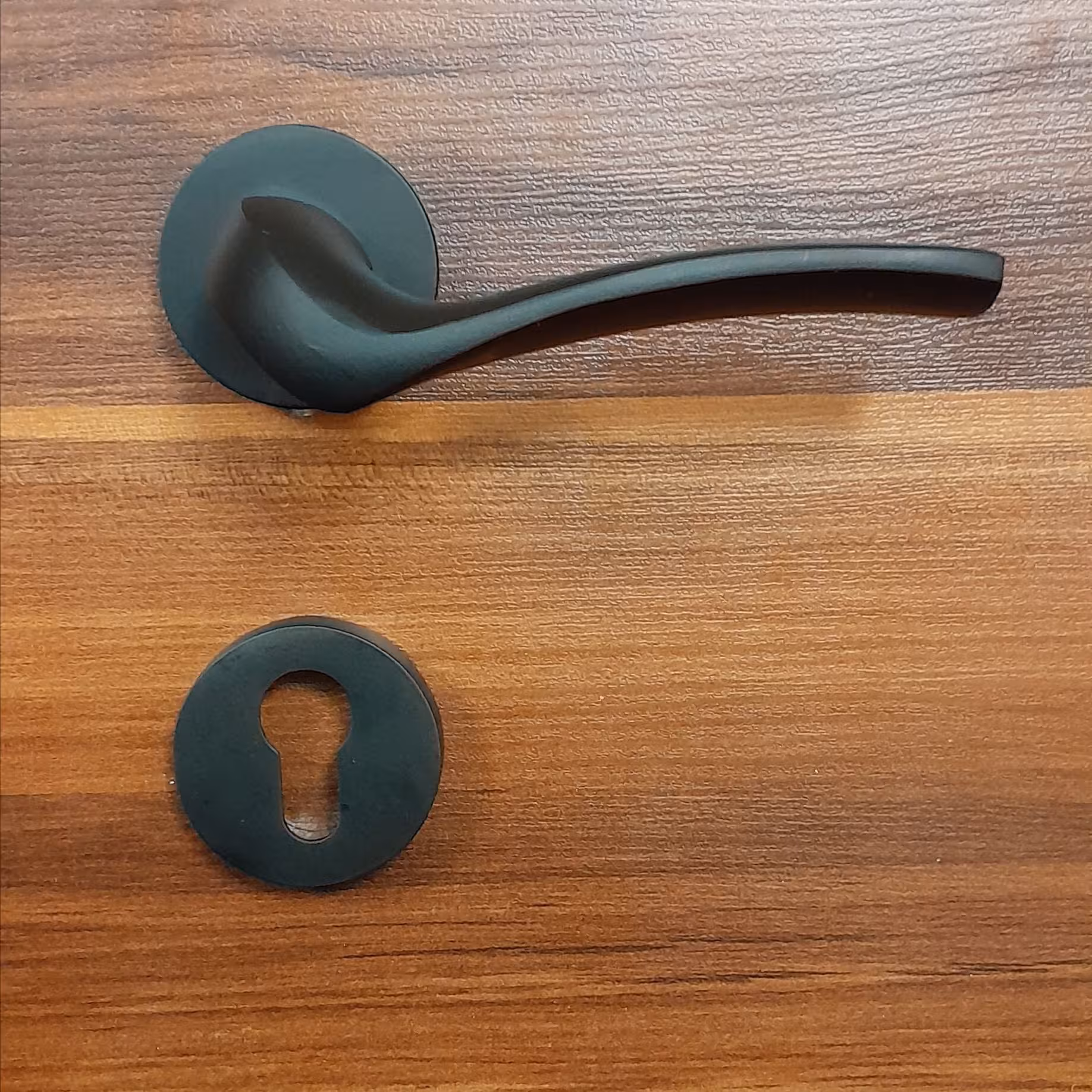 دستگیره درب رزت دوتیکه رنگ مشکی وطلایی نقره ای 