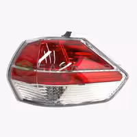 خطر عقب روی گلگیر نیسان ایکس تریل منطقه آزاد – سمت راست – محصول اصلی