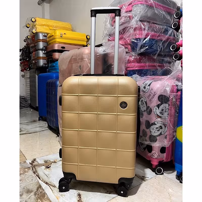 چمدان سایز کابین 20 اینچ بژ اوماسو